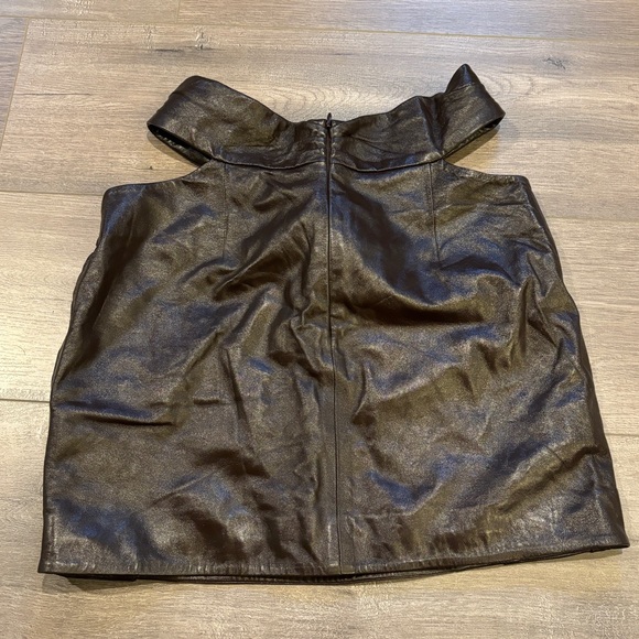 Zeynep Arcay Twisted Cut-Out Leather Mini Skirt - Picture 6 of 10